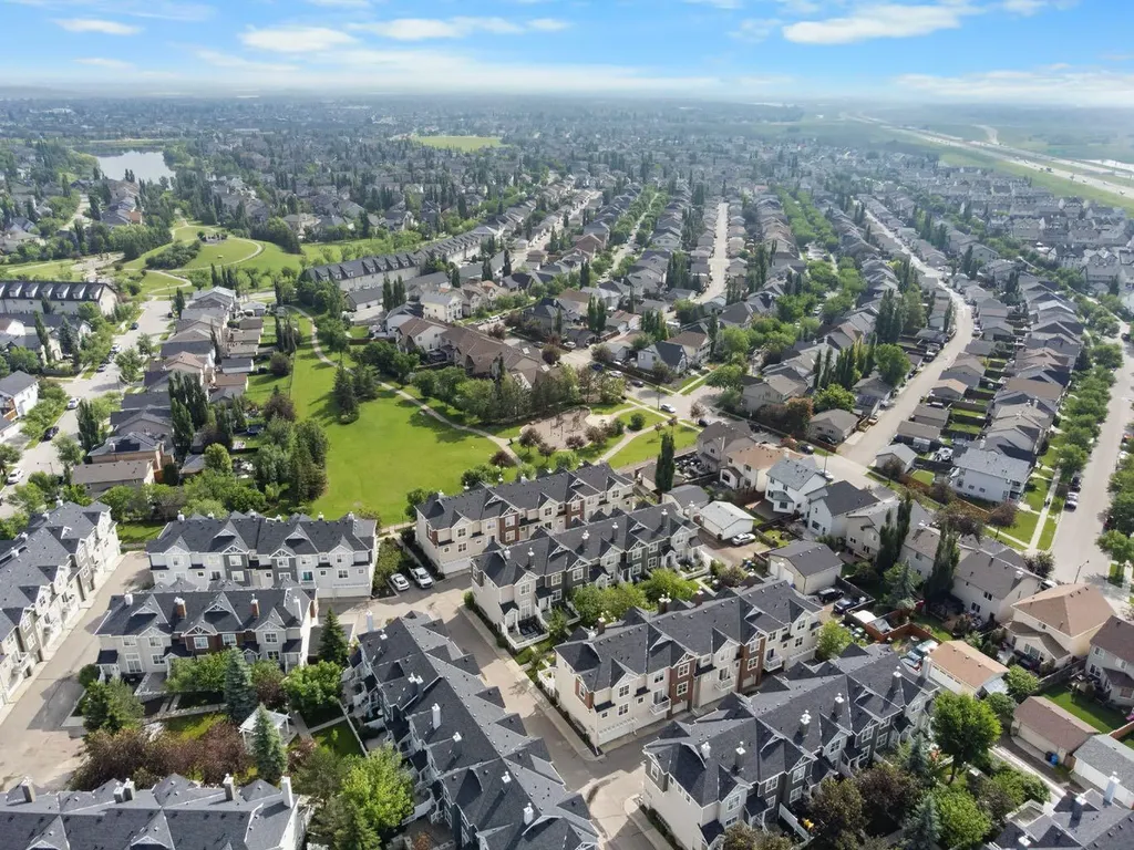 361 Elgin Gardens SE Calgary AB T2Z 4T5