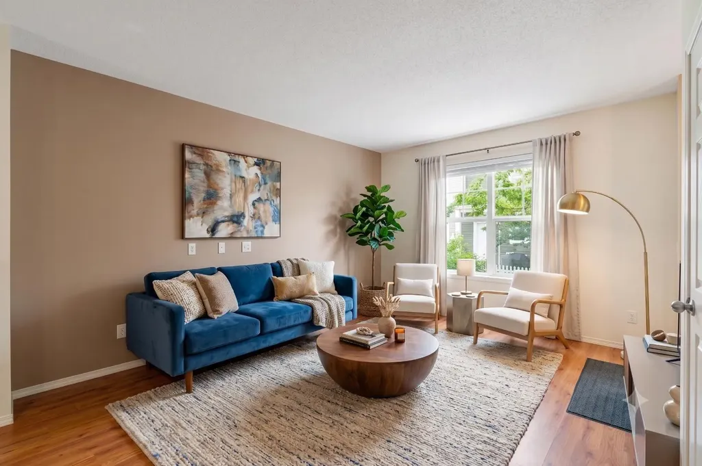361 Elgin Gardens SE Calgary AB T2Z 4T5