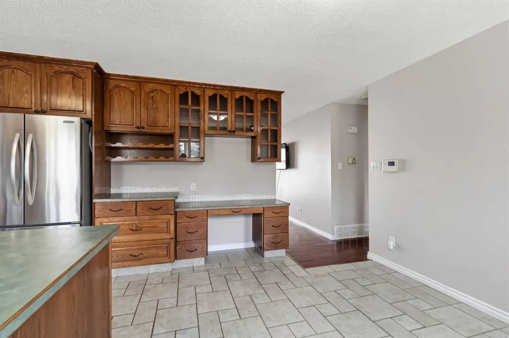 18 Clark Crescent Fort Mcmurray AB T9H 1M8