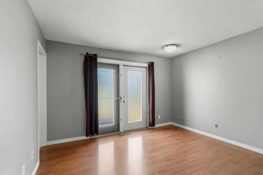 18 Clark Crescent Fort Mcmurray AB T9H 1M8