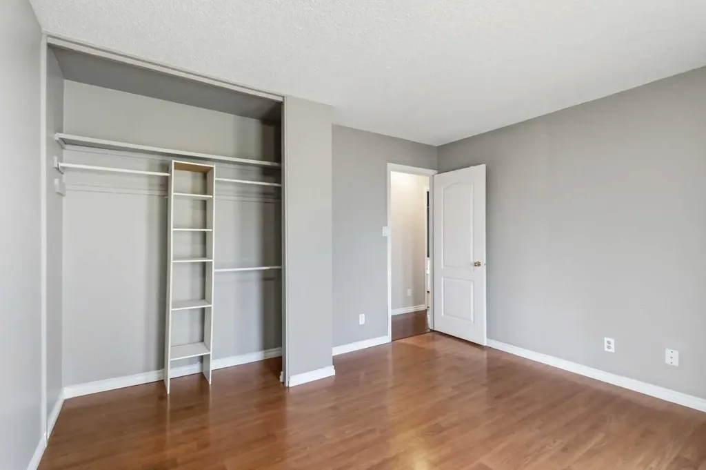 18 Clark Crescent Fort Mcmurray AB T9H 1M8