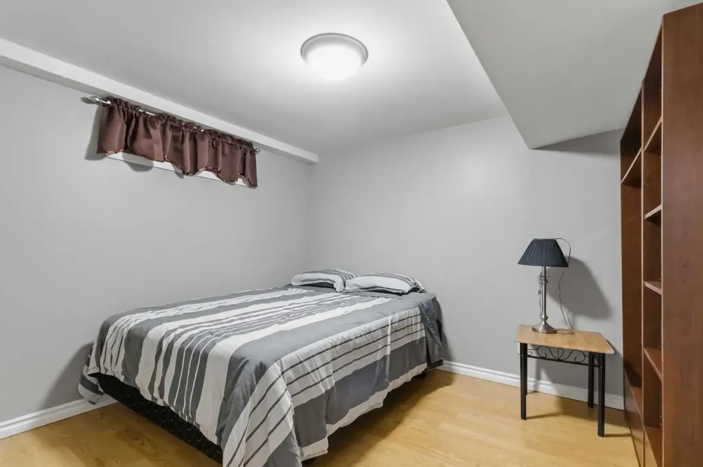 18 Clark Crescent Fort Mcmurray AB T9H 1M8