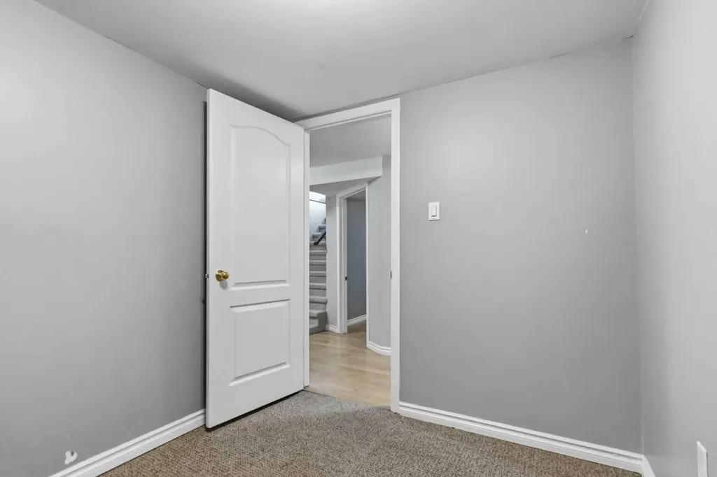 18 Clark Crescent Fort Mcmurray AB T9H 1M8