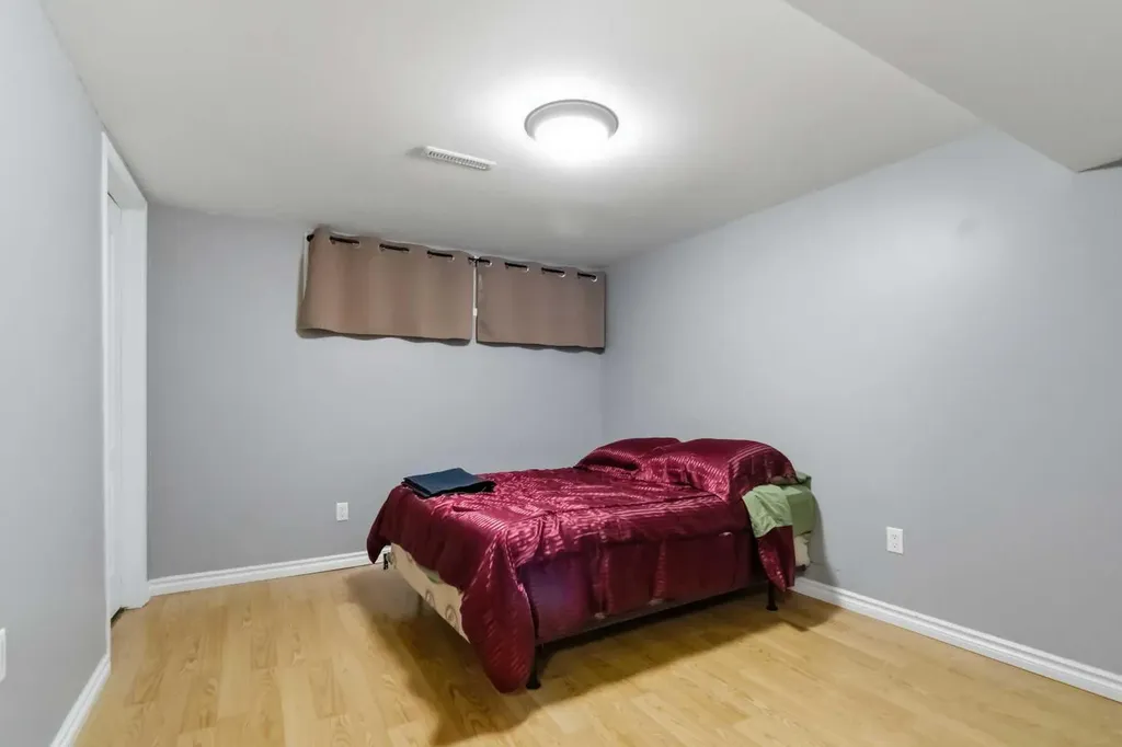 18 Clark Crescent Fort Mcmurray AB T9H 1M8