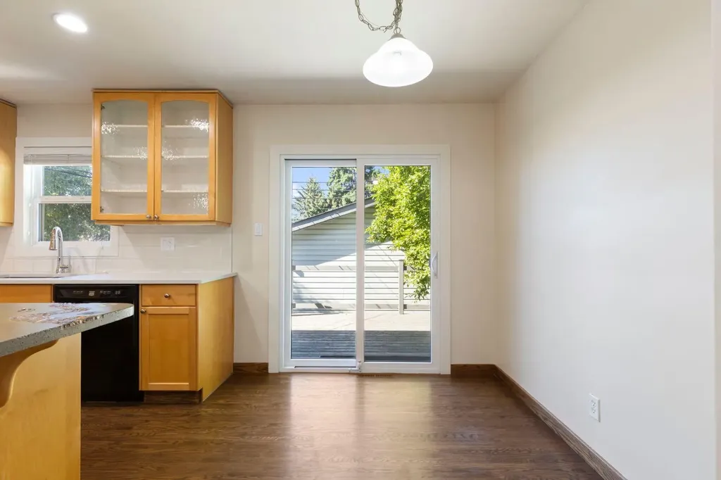 69 Winslow Crescent SW Calgary AB T3C 2R3