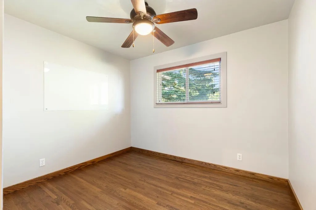 69 Winslow Crescent SW Calgary AB T3C 2R3