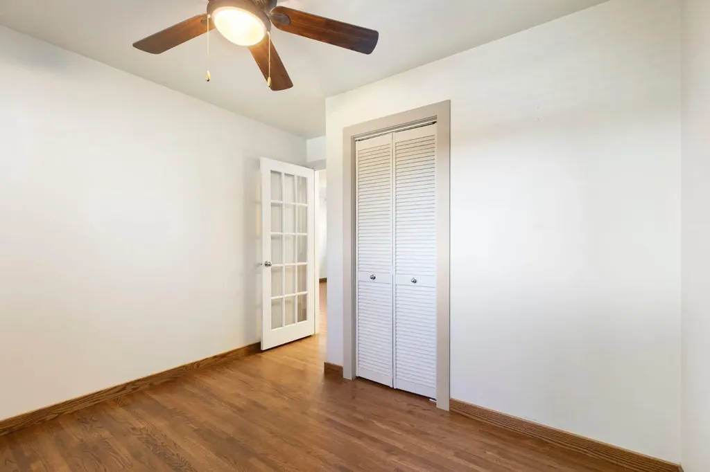 69 Winslow Crescent SW Calgary AB T3C 2R3