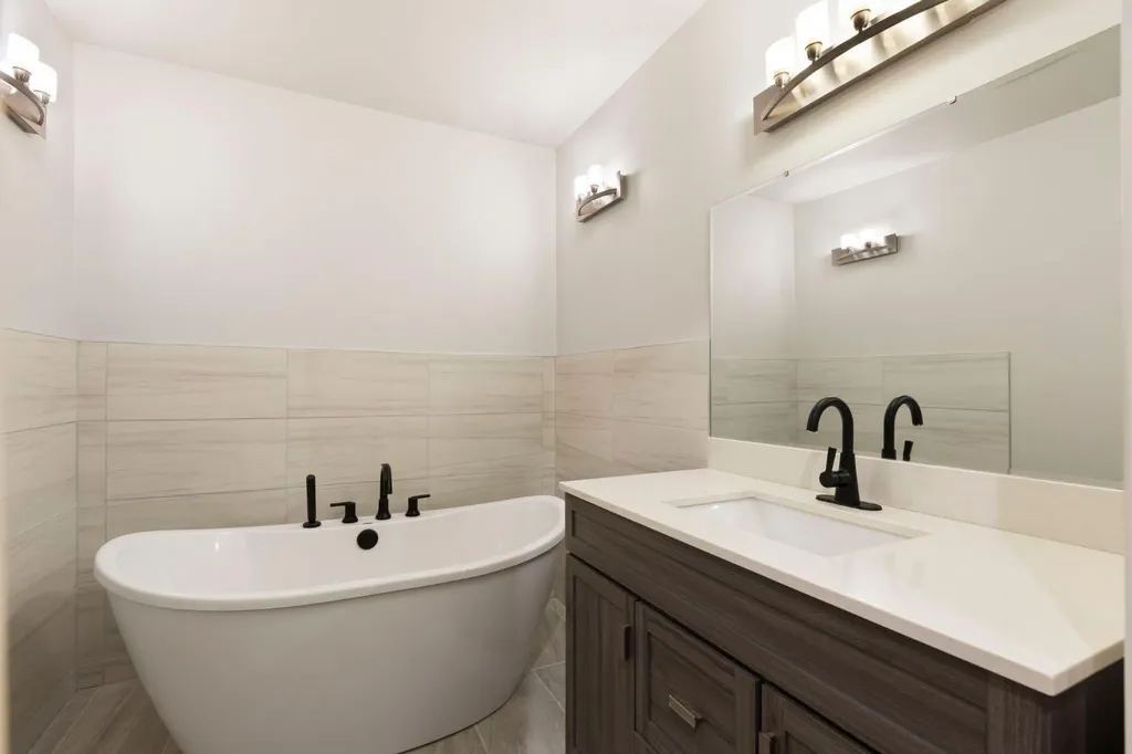 69 Winslow Crescent SW Calgary AB T3C 2R3