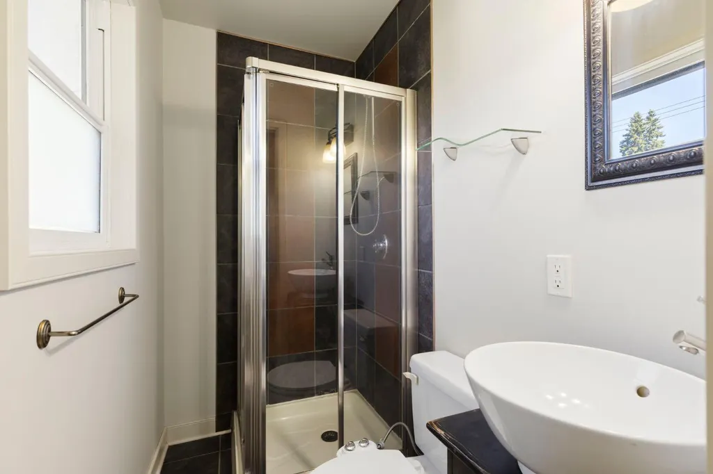 69 Winslow Crescent SW Calgary AB T3C 2R3