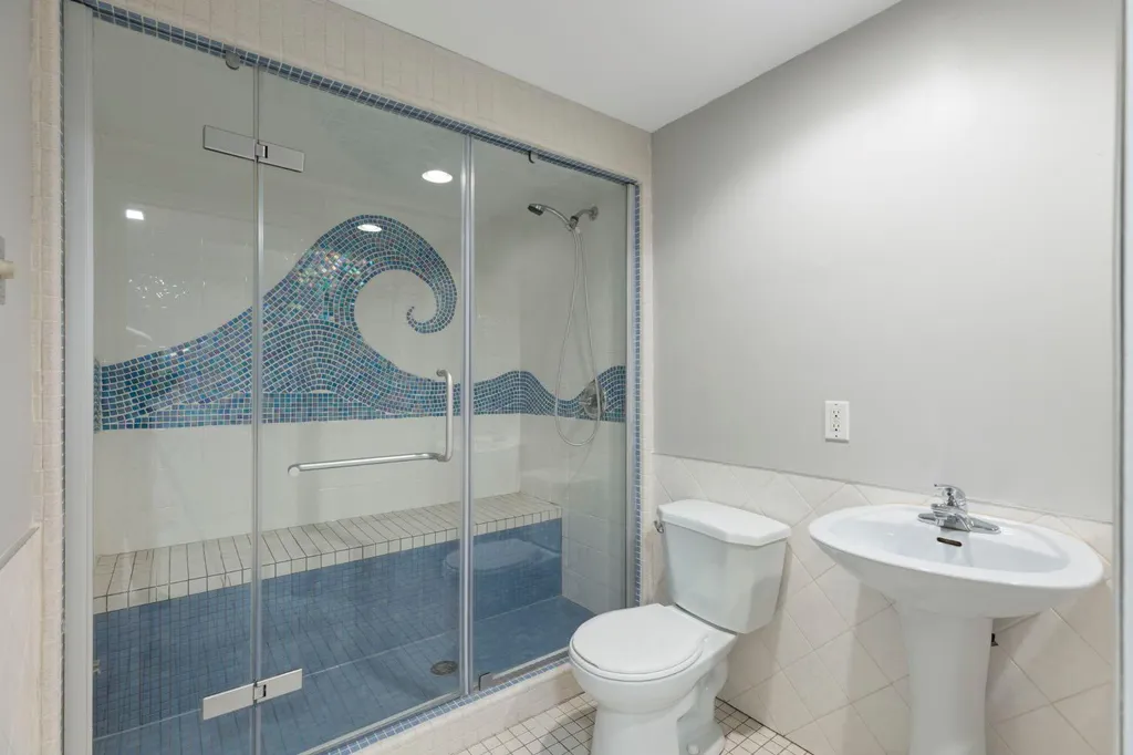 69 Winslow Crescent SW Calgary AB T3C 2R3