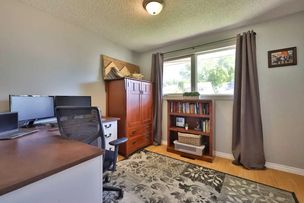 1618 St. George Road N Lethbridge AB T1H 5A1