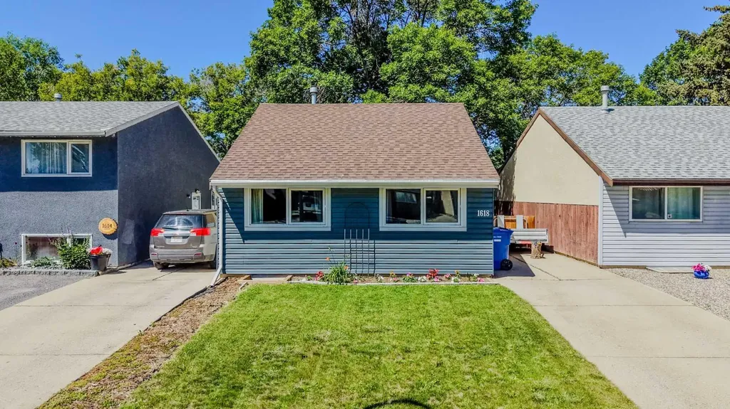 1618 St. George Road N Lethbridge AB T1H 5A1