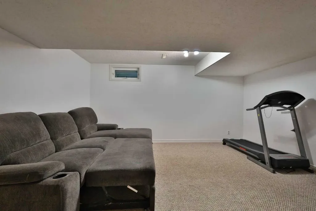 1618 St. George Road N Lethbridge AB T1H 5A1