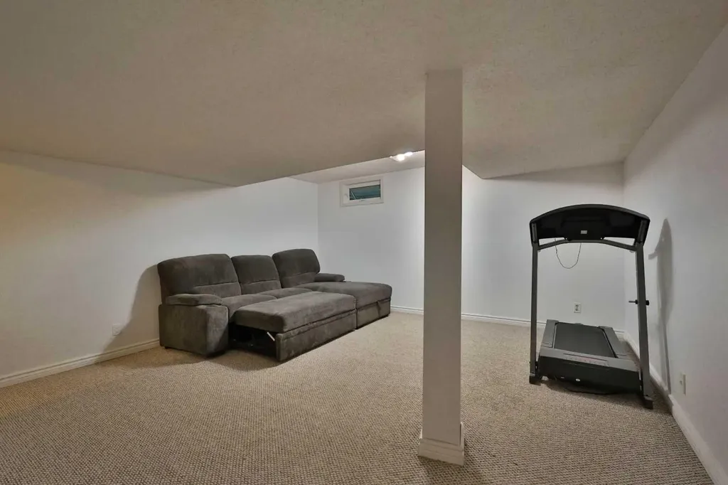 1618 St. George Road N Lethbridge AB T1H 5A1