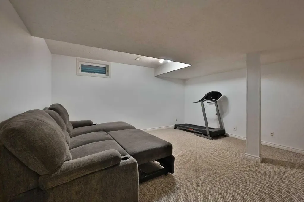 1618 St. George Road N Lethbridge AB T1H 5A1