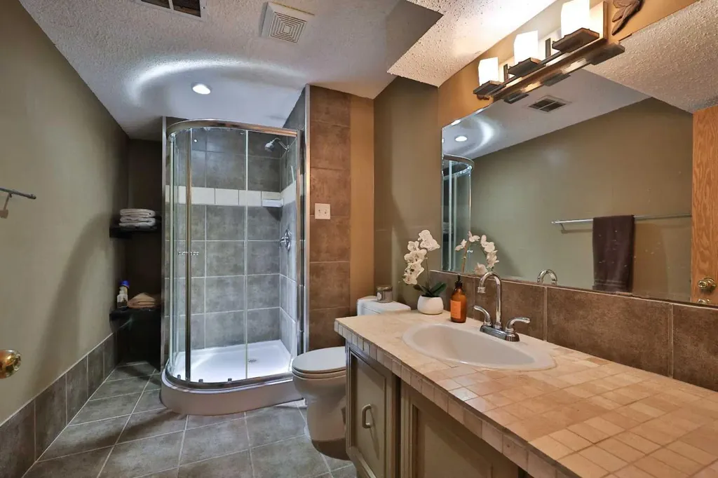 1618 St. George Road N Lethbridge AB T1H 5A1