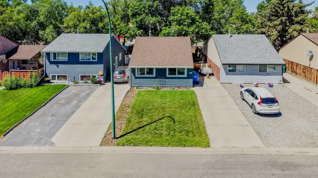 1618 St. George Road N Lethbridge AB T1H 5A1