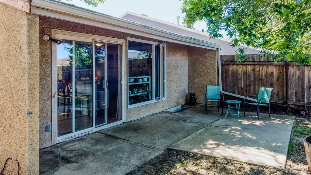 1618 St. George Road N Lethbridge AB T1H 5A1