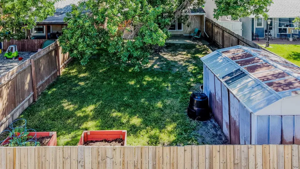 1618 St. George Road N Lethbridge AB T1H 5A1