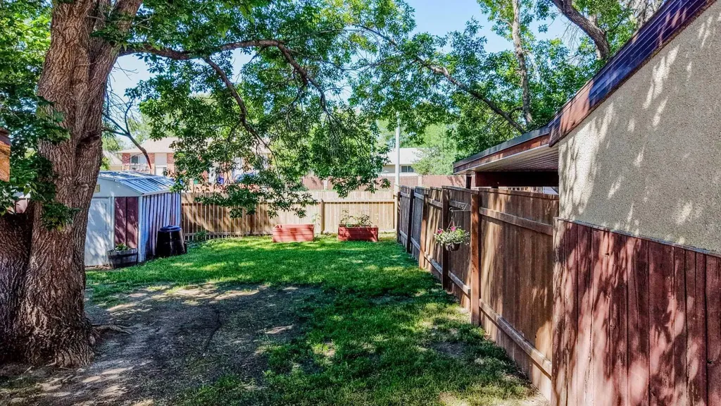 1618 St. George Road N Lethbridge AB T1H 5A1
