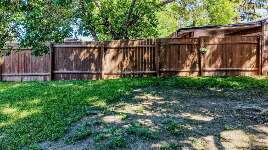 1618 St. George Road N Lethbridge AB T1H 5A1