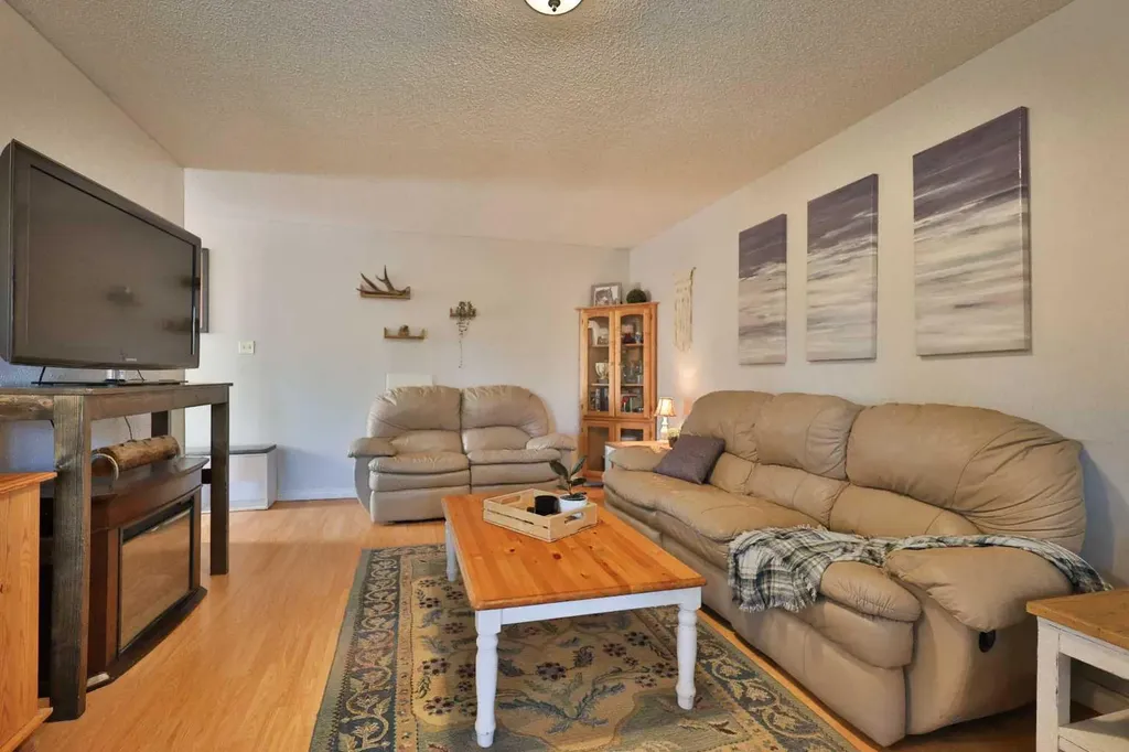 1618 St. George Road N Lethbridge AB T1H 5A1