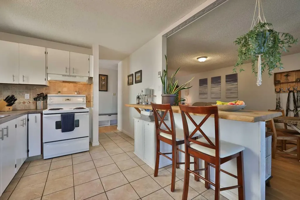 1618 St. George Road N Lethbridge AB T1H 5A1