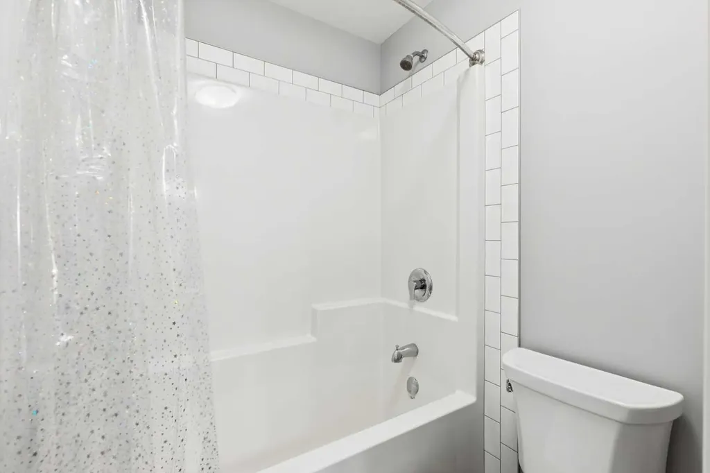 57 Crestridge Bay SW Calgary AB T3B 6H2