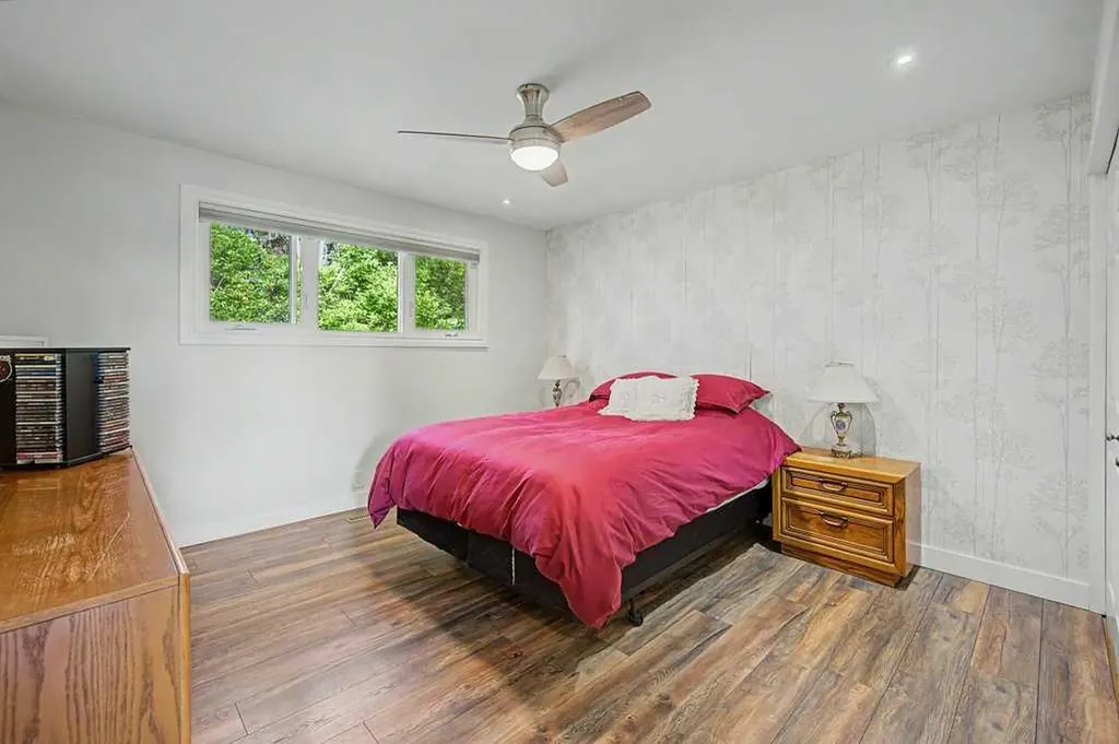 623 Cantrell Place SW Calgary AB T2W 2E5