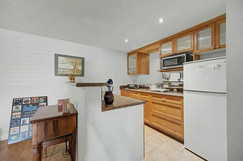 623 Cantrell Place SW Calgary AB T2W 2E5