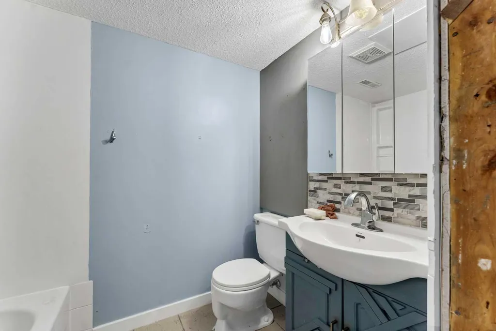 6 Chinook Drive SW Medicine Hat AB T1A4B3