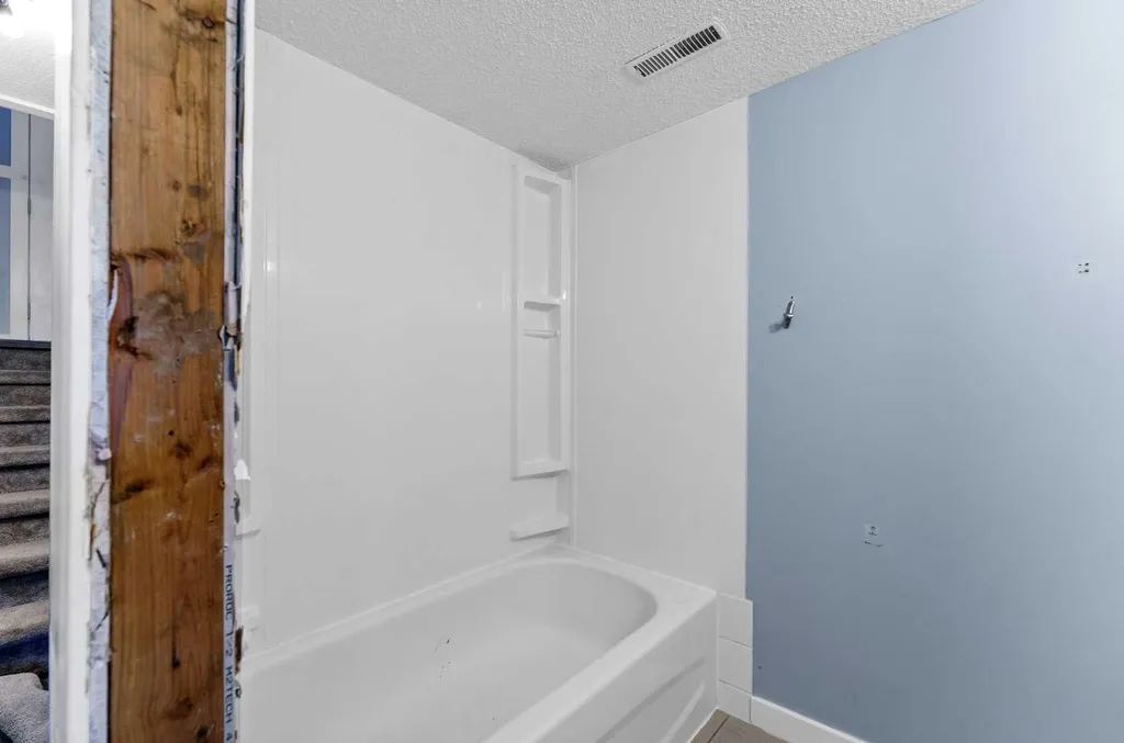 6 Chinook Drive SW Medicine Hat AB T1A4B3