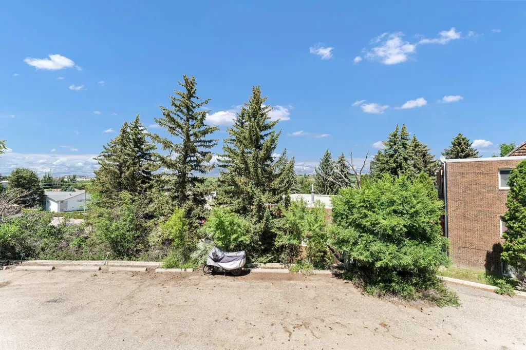 6 Chinook Drive SW Medicine Hat AB T1A4B3