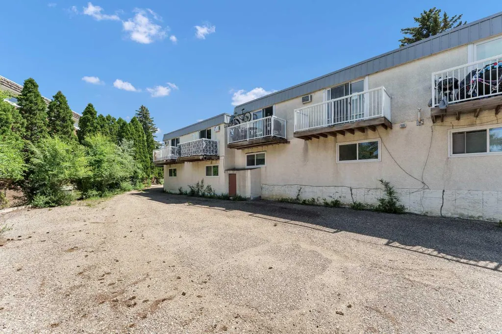 6 Chinook Drive SW Medicine Hat AB T1A4B3