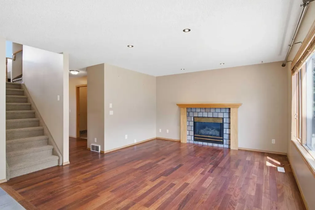 144 Douglas Ridge Close SE Calgary AB T2Z 2P6