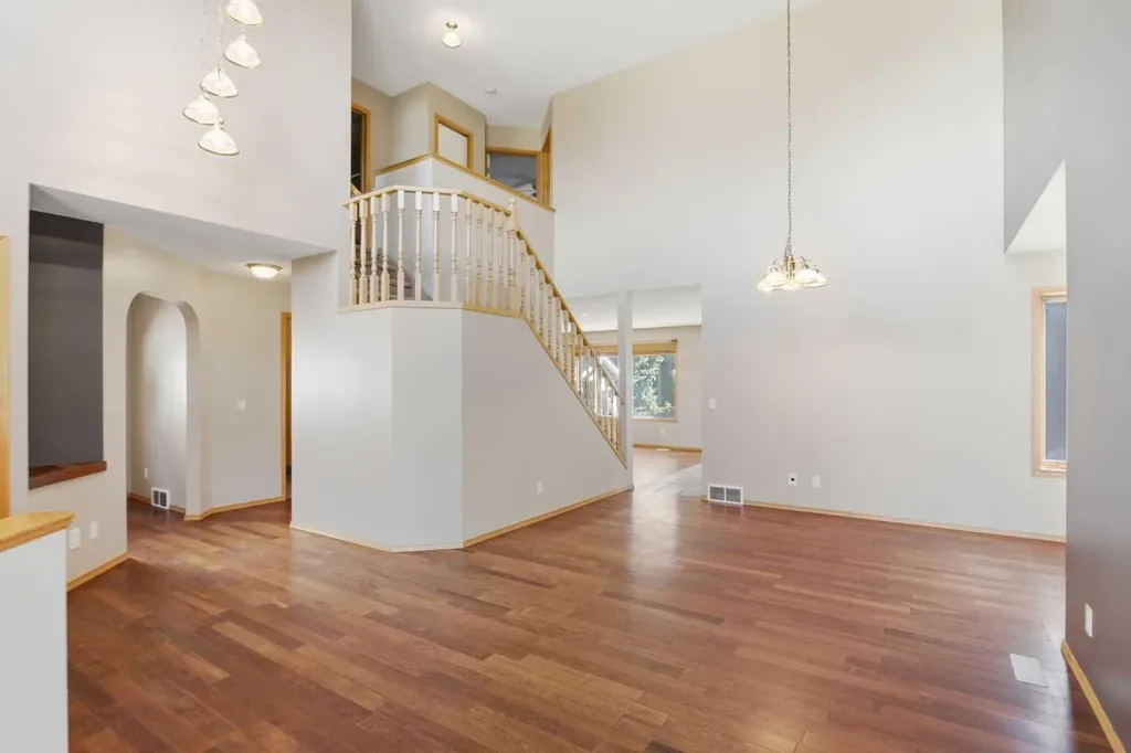 144 Douglas Ridge Close SE Calgary AB T2Z 2P6
