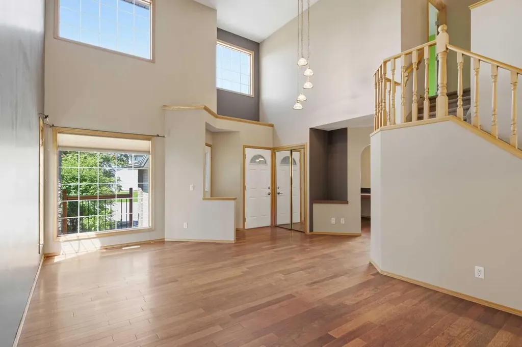 144 Douglas Ridge Close SE Calgary AB T2Z 2P6