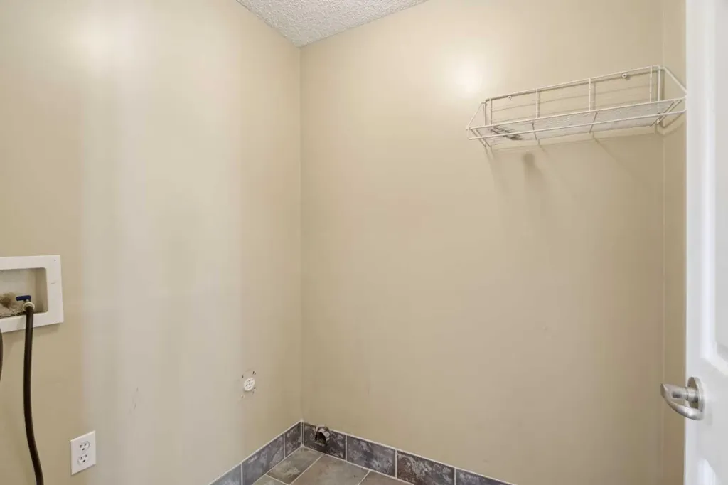 144 Douglas Ridge Close SE Calgary AB T2Z 2P6