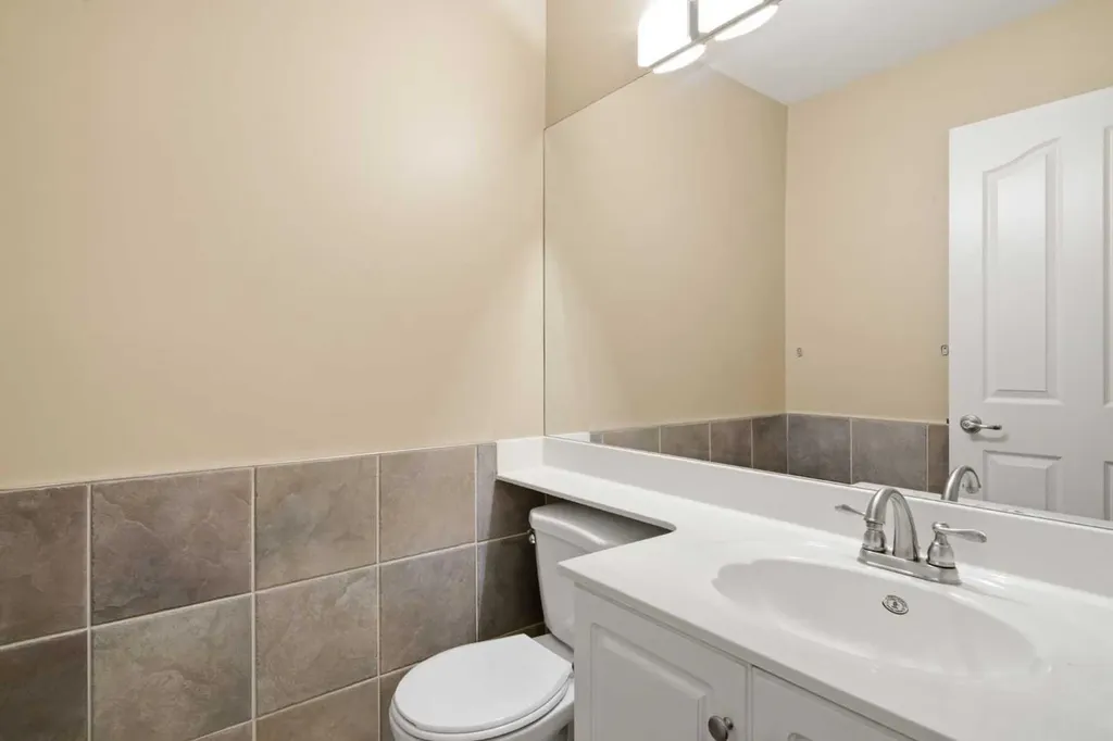 144 Douglas Ridge Close SE Calgary AB T2Z 2P6