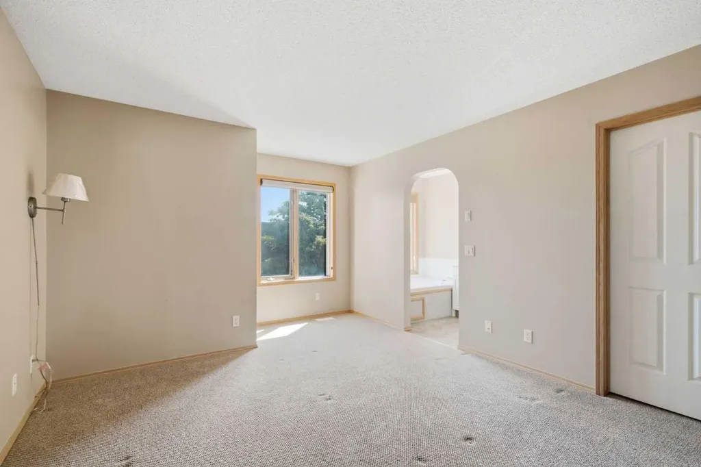 144 Douglas Ridge Close SE Calgary AB T2Z 2P6
