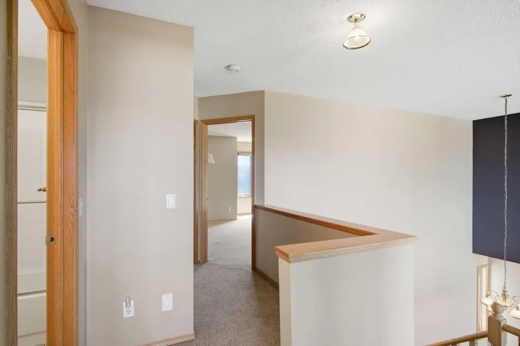 144 Douglas Ridge Close SE Calgary AB T2Z 2P6