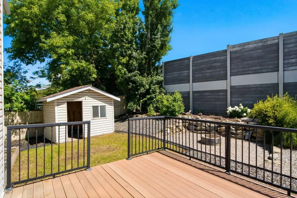 144 Douglas Ridge Close SE Calgary AB T2Z 2P6