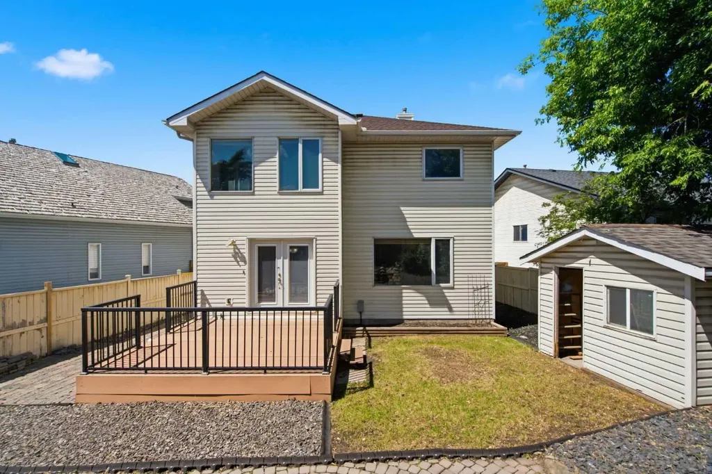 144 Douglas Ridge Close SE Calgary AB T2Z 2P6