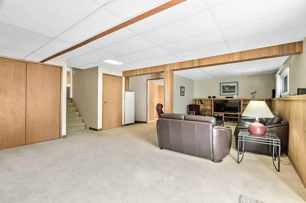165 Thorson Crescent Okotoks AB T1S 1E1