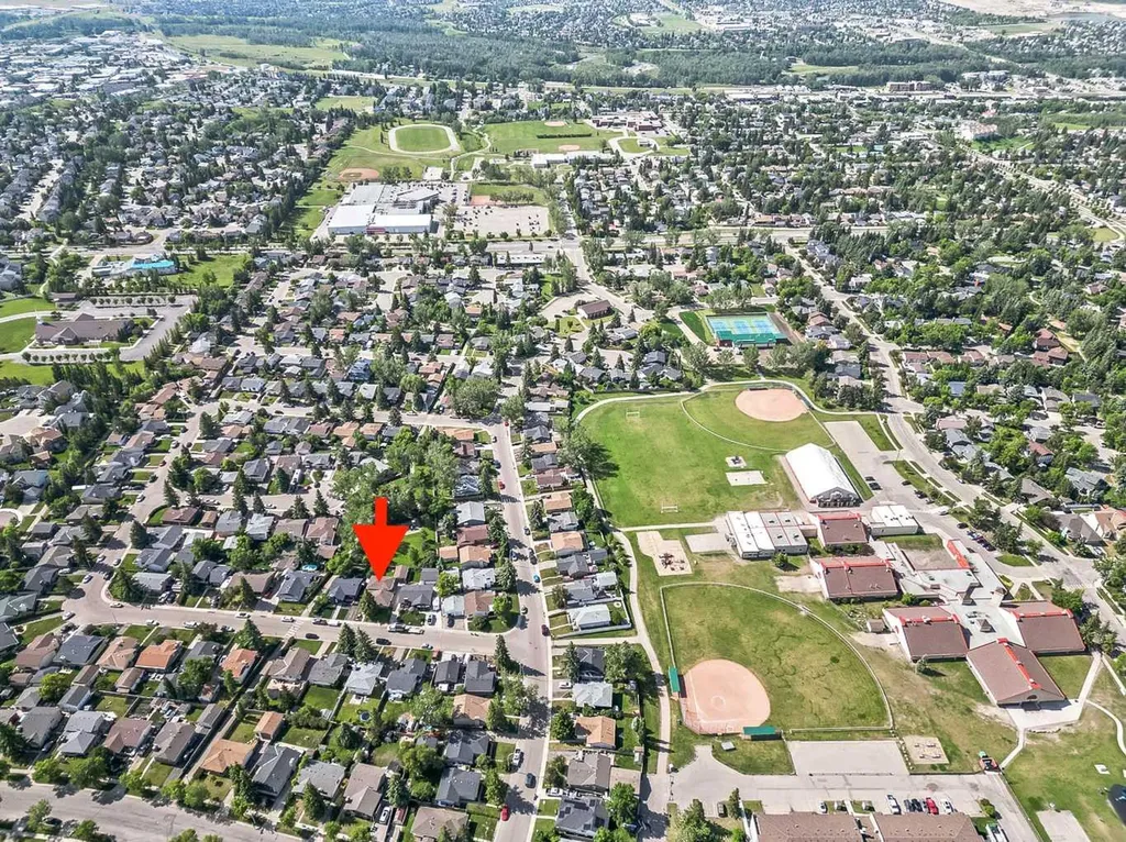 165 Thorson Crescent Okotoks AB T1S 1E1