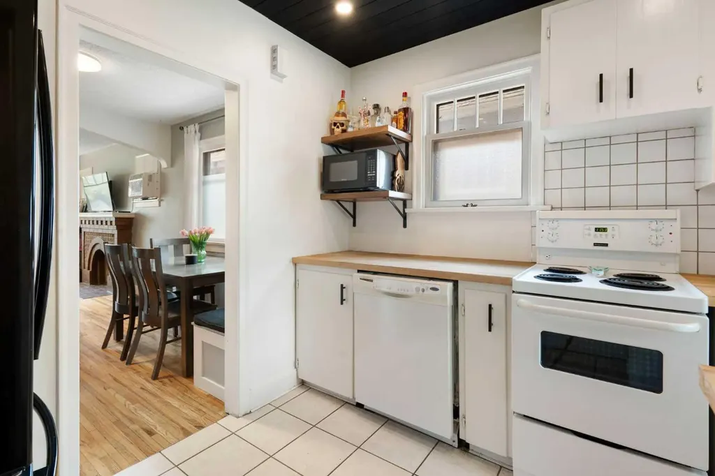 2115 14 Street SW Calgary AB T2T 3T2