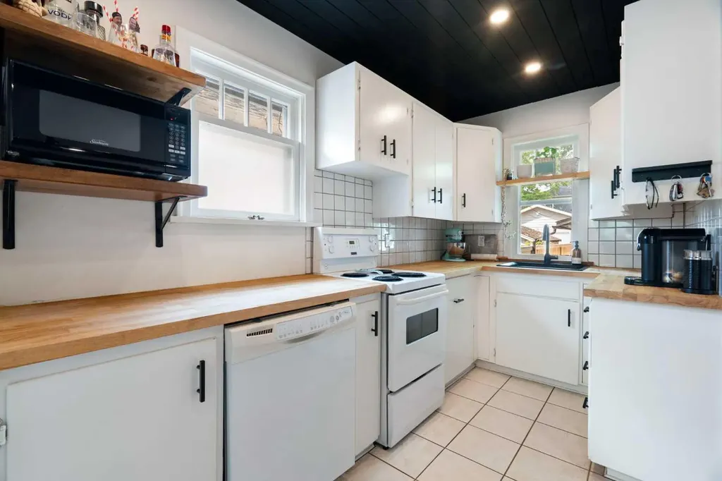 2115 14 Street SW Calgary AB T2T 3T2
