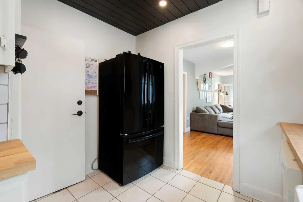2115 14 Street SW Calgary AB T2T 3T2
