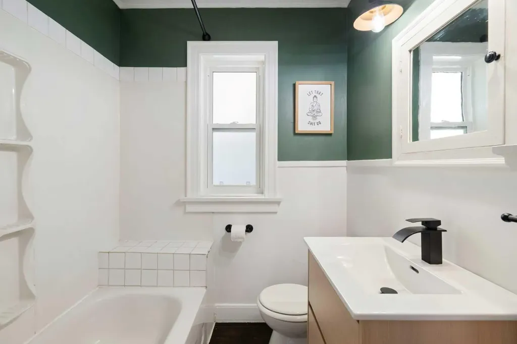 2115 14 Street SW Calgary AB T2T 3T2