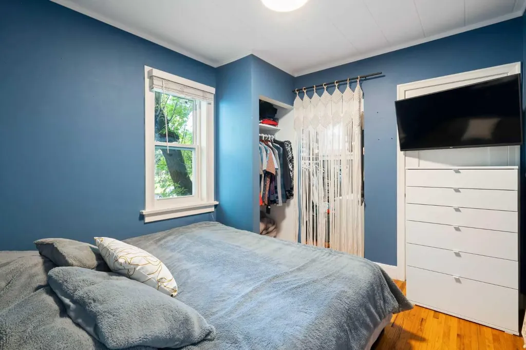 2115 14 Street SW Calgary AB T2T 3T2